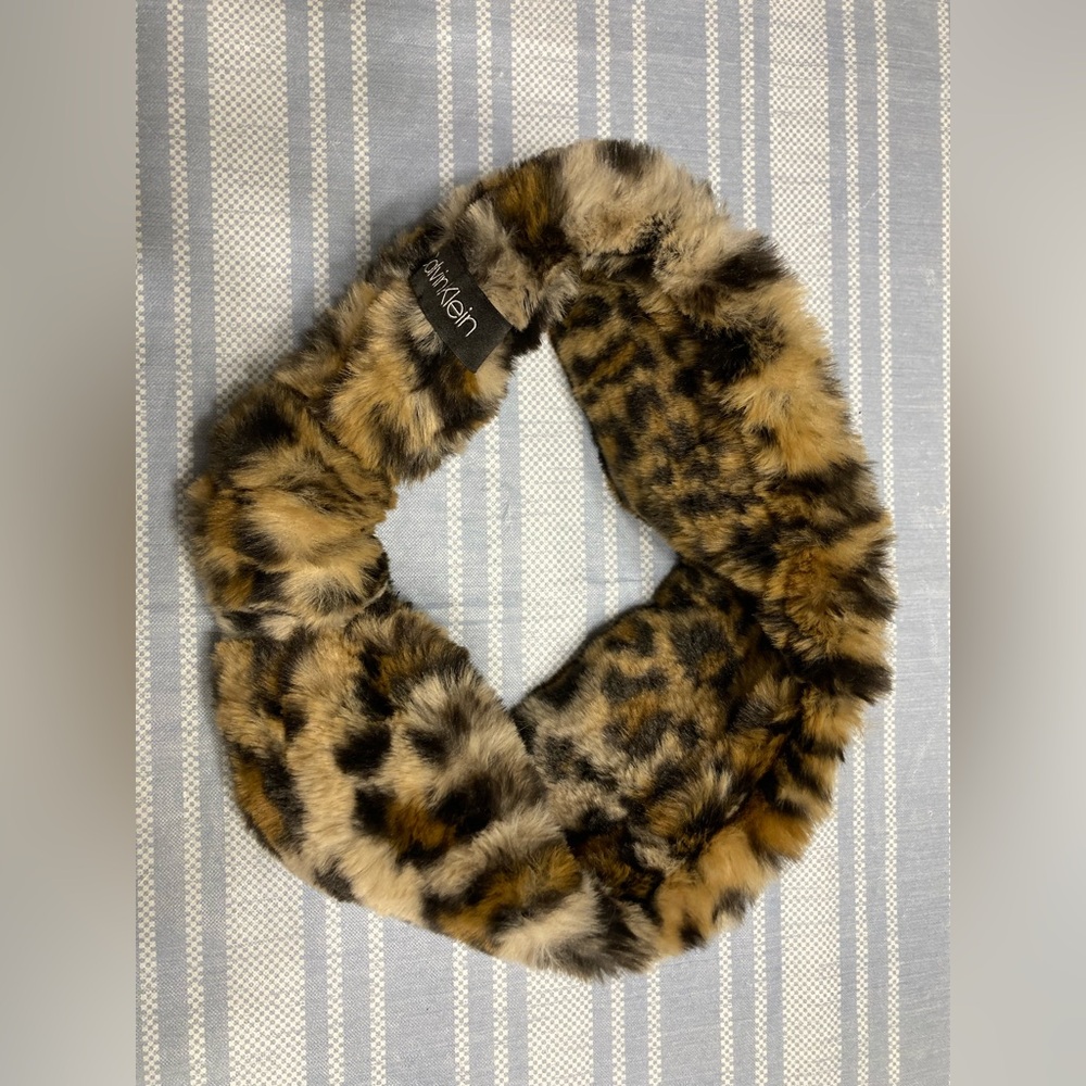 Calvin Klein Leopard Print Infinity Headband/Ear … - image 1